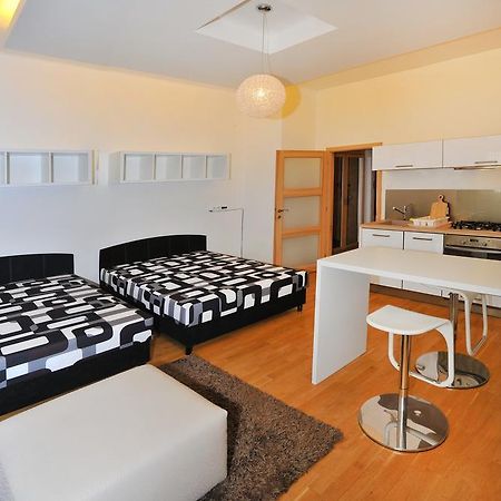 Apartment Near The Old Town Square Prague Room photo